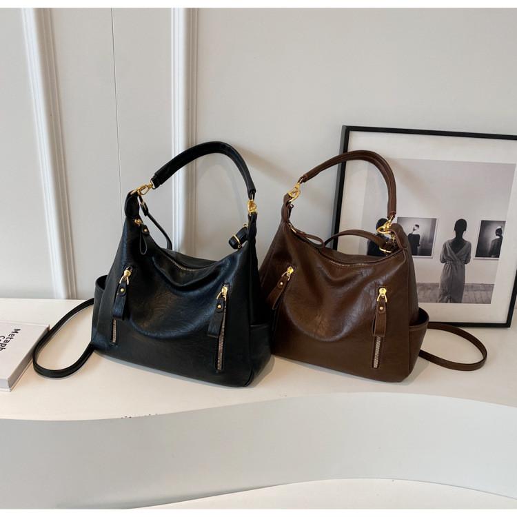 Ielgy Large Capacity Ladies Retro Shoulder Bag Fashion Cross-body Commuter Bag