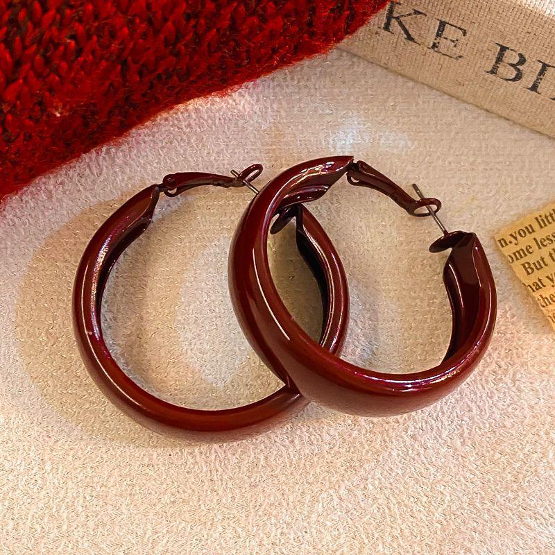 Ретро серьги-ангола красного цвета в гонконгском стиле: Элегантные женские серьги-гвоздики для осветления кожи и уникального дизайна