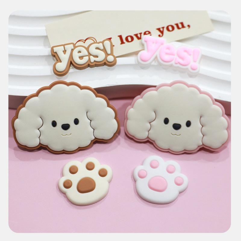 

Набор магнитов и аксессуаров для DIY с мультяшным щенком бишона: Пряжки для обуви, Шармы для чехла телефона, Наклейки для чашек DIY Version