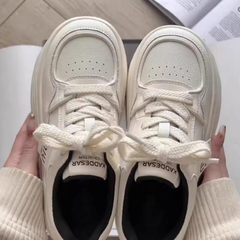 

Женские кроссовки на платформе - 2024 Осень Круглый носок На шнуровке Увеличивающие рост Повседневная спортивная обувь Size 37 грязно-белый