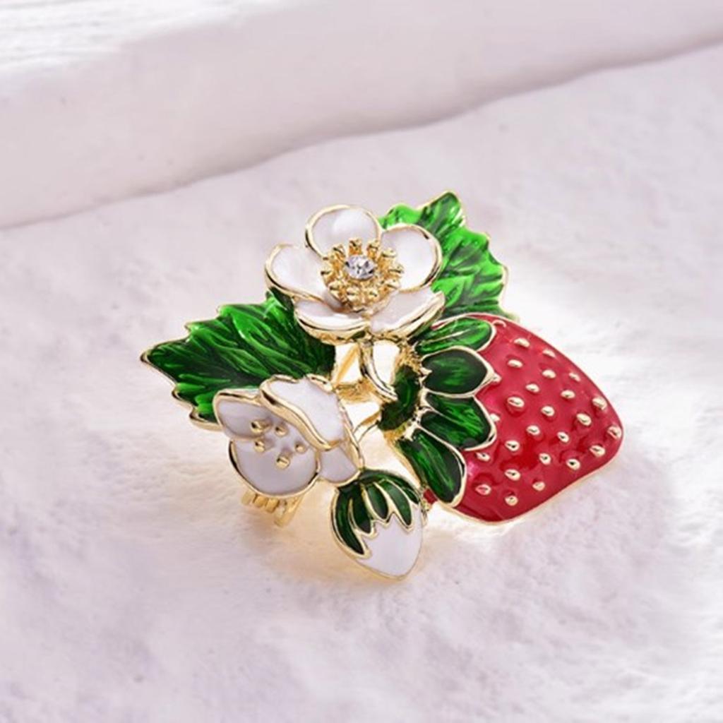 Vintage Rhinestones Strawberry Shaped Brooch Hand Painted Fruit Breastpin Enamel Lapel Pin Clothes Jewelry Accessories