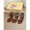 Deckenleopardenmuster! Temperament quadratischer Kopf Wildleder Wort mit Keilabsatz Sandalen Damen Sommer offene Zehenseite leer Sandalen