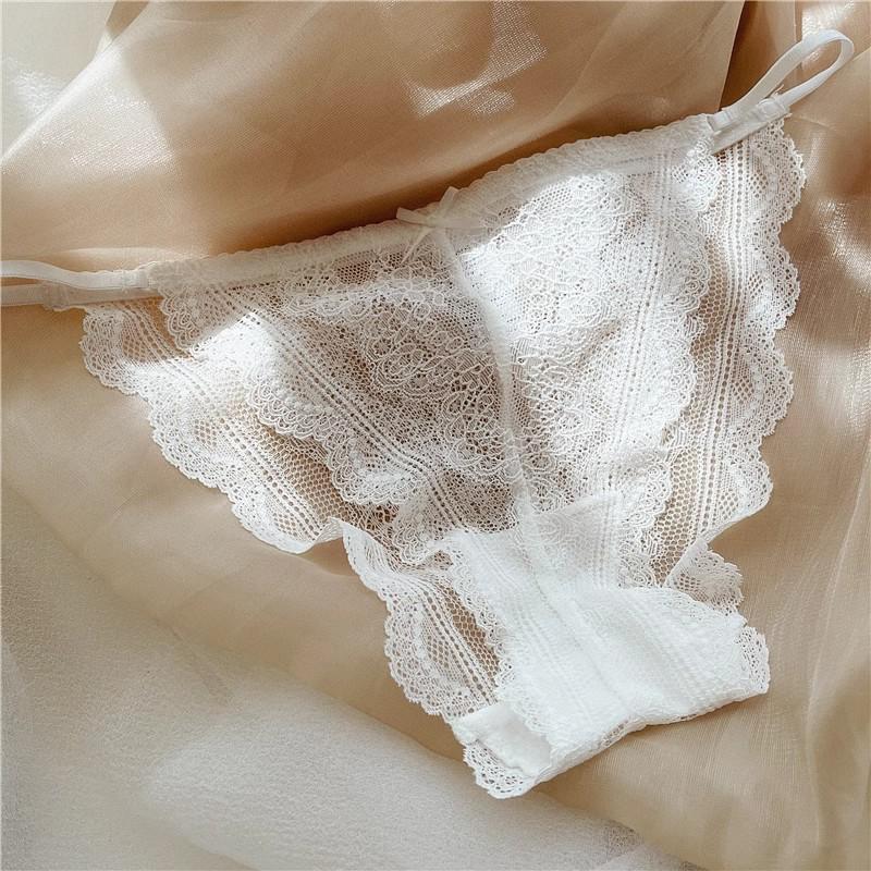 Ultra-Thin Lace Low-Rise Transparent Panties for Women with Pure Cotton Crotch and Butt-Lifting Design