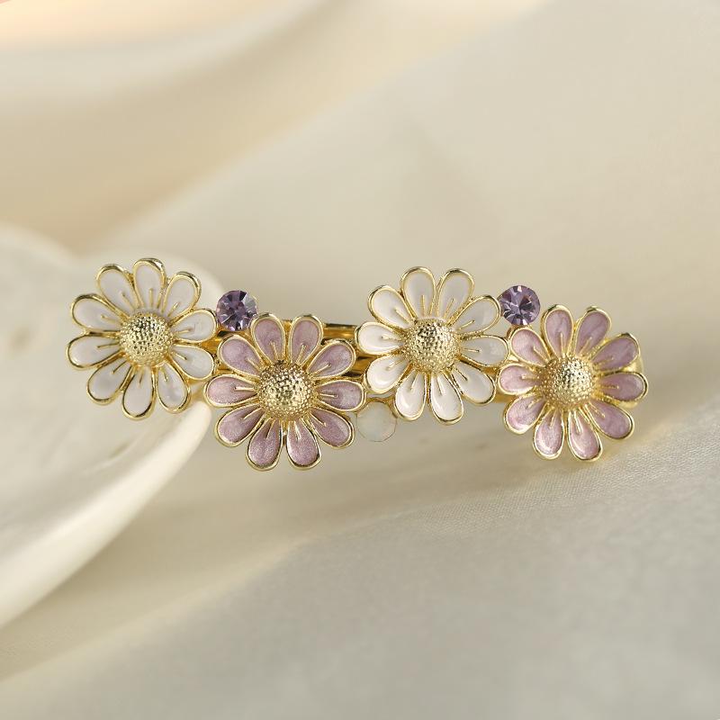 Korean Style Colorful Daisy Hair Clip - Trendy and Elegant for Women