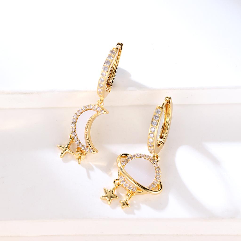 European and American Gold White Diamond Star Moon Unique Design Earrings Exquisite and Versatile Earrings