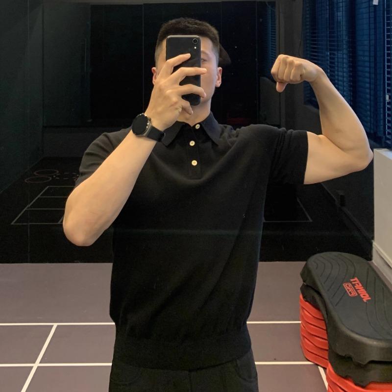 Men s Black Knit Short Sleeve Polo Shirt with Gold Buttons M чёрный