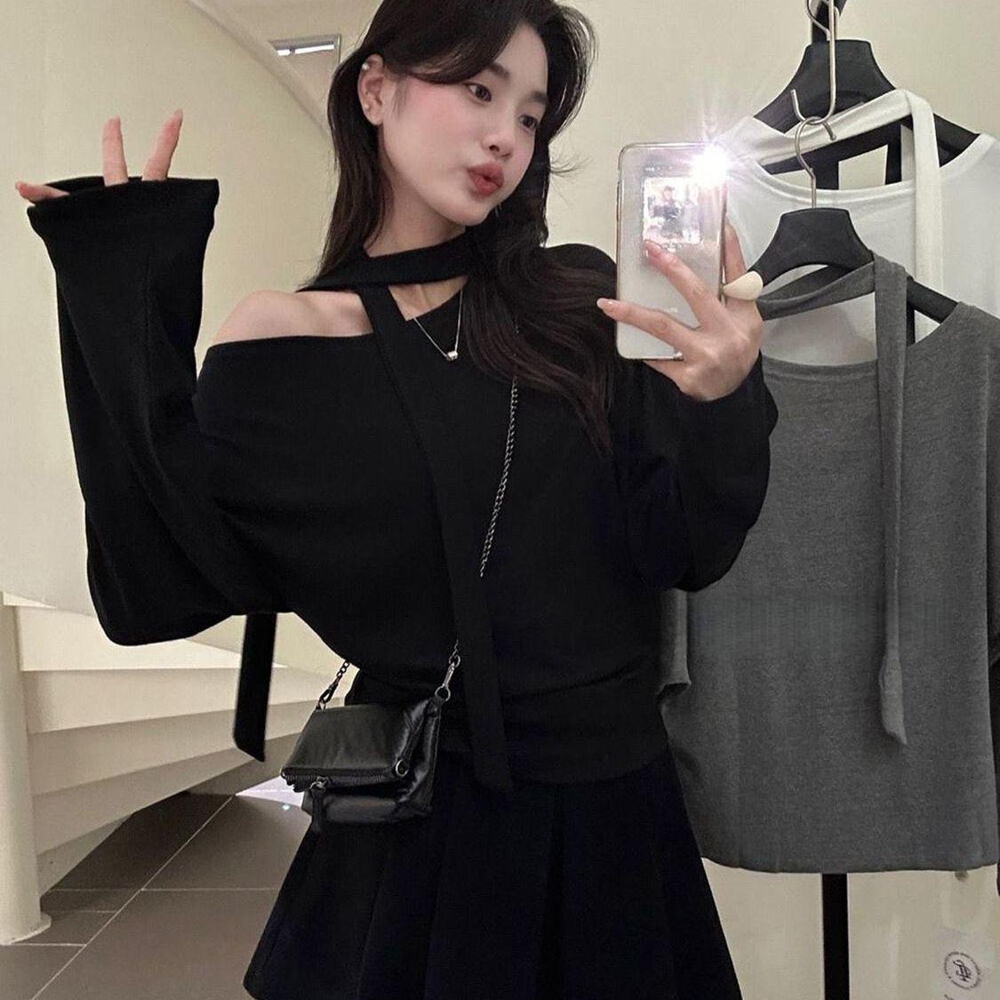 

Velvet Design Ribbon Long-Sleeve Off-the-Shoulder T-shirt for Women - Chic Early Autumn Loose Fit Top 4XL (Recommended 181-200 lbs)