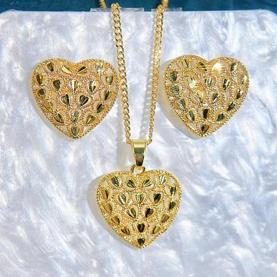 CMM Two-Piece Set Of Luxurious Golden Love Heart Shape Pendant Necklace Earrings Women's Party Jewelry Accessories