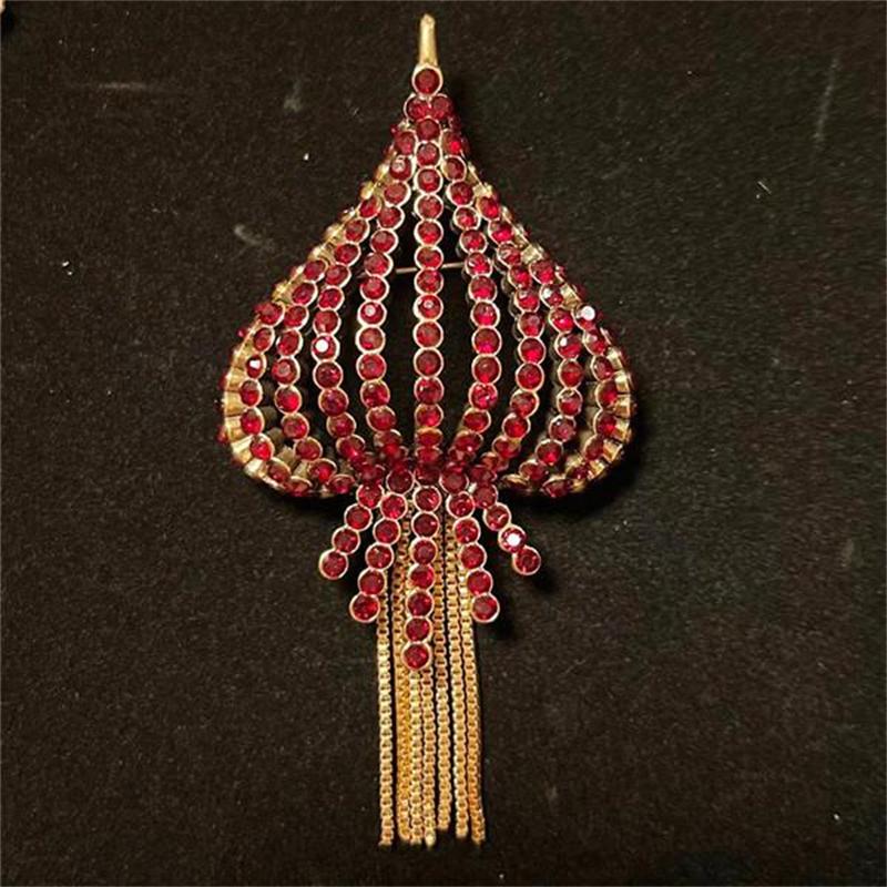 SKEDS Vintage Baroque Style Women Girls Heavy Industry Crystal Castle Tassel Brooch Badges Retro Classic Lady Suit Coat Pin Gift