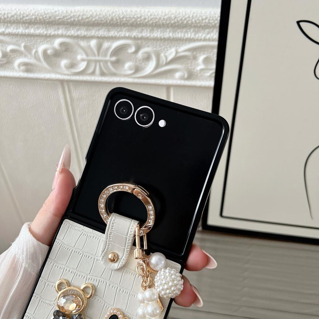 Crocodile Pattern PU Leather Phone Case for Samsung Z Flip7/6 3/4/5 Bear Bracelet Hand Carry Ring All-Inclusive Protective Cover