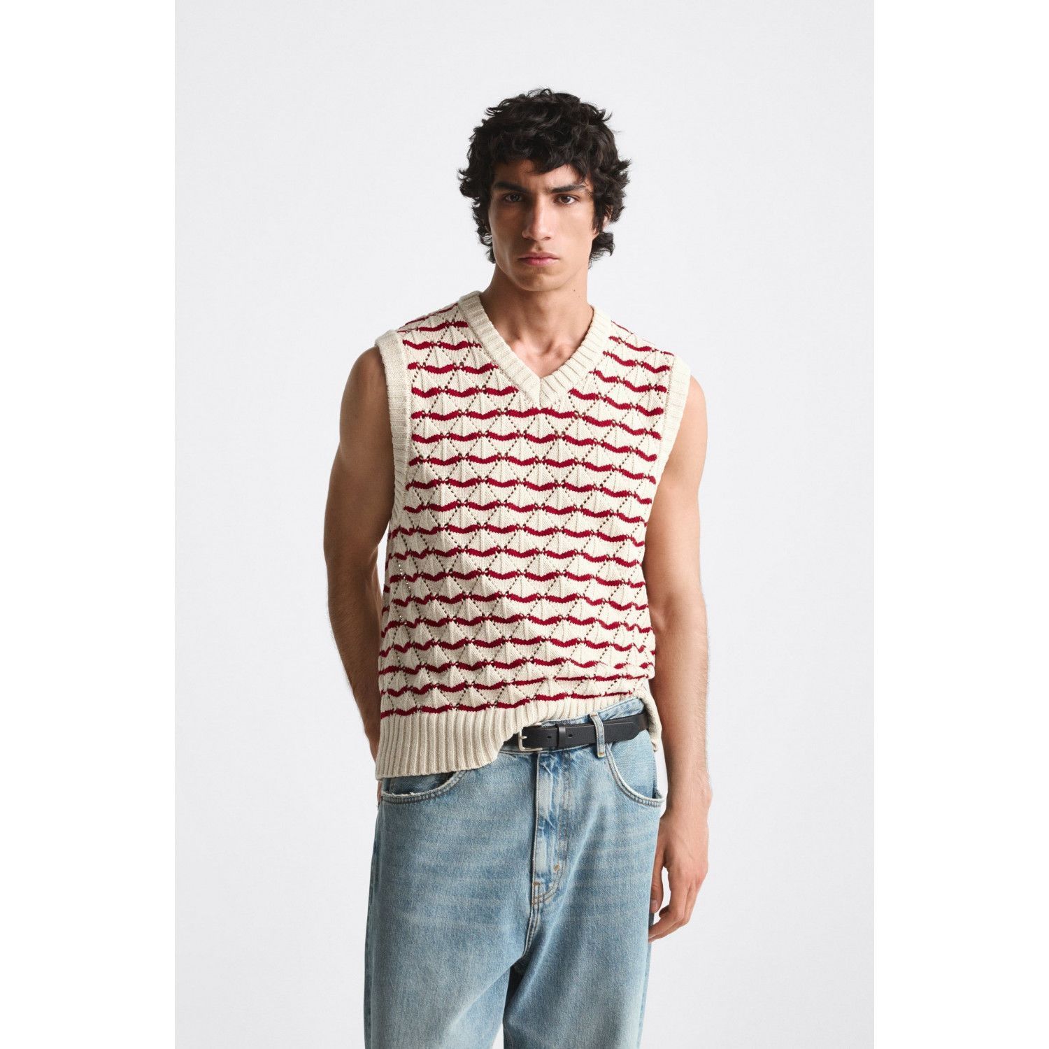 

JACQUARD KNIT VEST