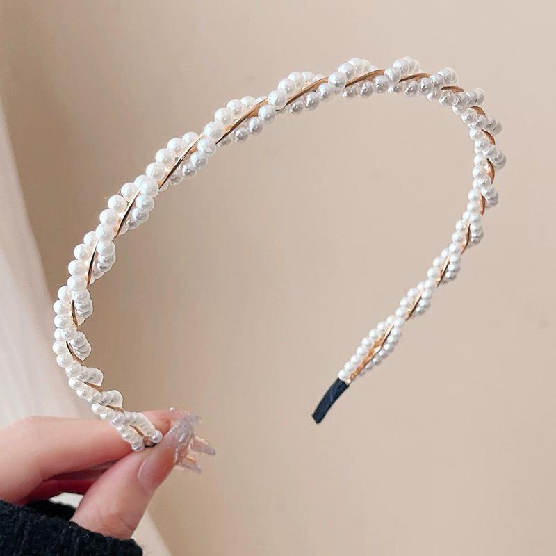 Red Polka Dot Angora Headband: Versatile Women's Hair Accessory for Autumn/Winter