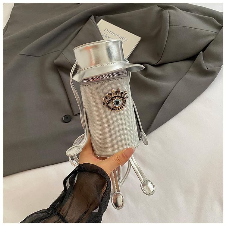 Cute messenger bag 2025 summer new foreign style niche high value hand bag exquisite foreign style small square bag women