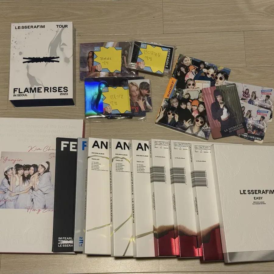 

Le Sserafim Album/photo Book/bonus