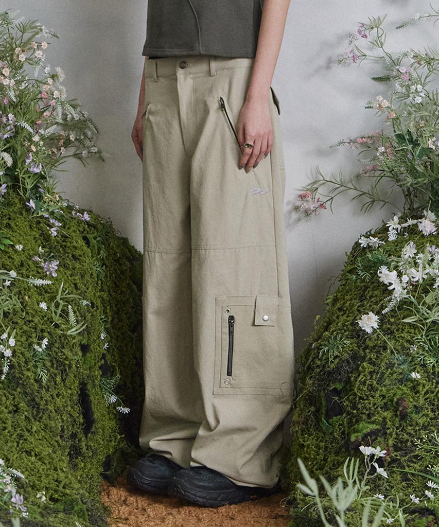 Tansanmageunesyum Songi Songi X Tansan Side Double Zipper Cargo Pants (Light Beige)