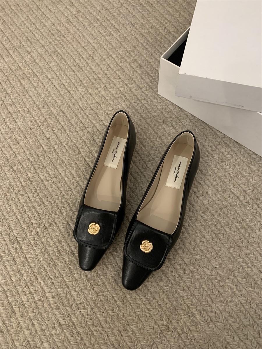 

Ретро туфли-лодочки с заостренным носком, женские туфли с неглубоким носком, весна 2024, новые удобные универсальные рабочие туфли на низком каблуке, французские женские туфли 40 чёрный