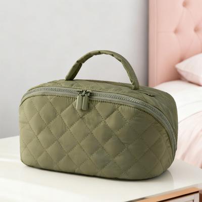 Women Travel Cosmetic Bag Flat Open Makeup Organizer with Multiple Pockets Leak-Proof Quilted Toiletry Bag for Vacation Daily Use