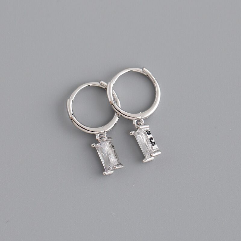 Dainty Tiny Layered Gold Plated Copper Metal Paved CZ Huggie Hoop Earrings for Women Girls Luxury Elegant Catilage Hoops Jewelry 2pcs