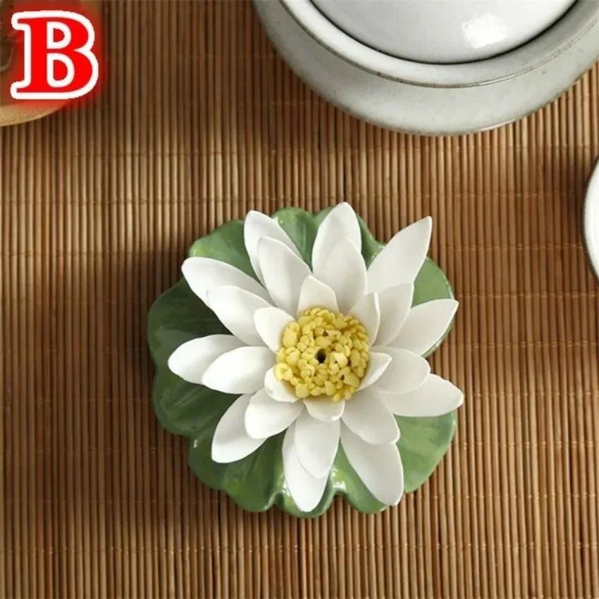 1 Pcs Hand Pinched Ceramic Flower Ornament White Lotus Lily Zen Incense Holder Incense Stick Creative Tea Pets Home Decoration