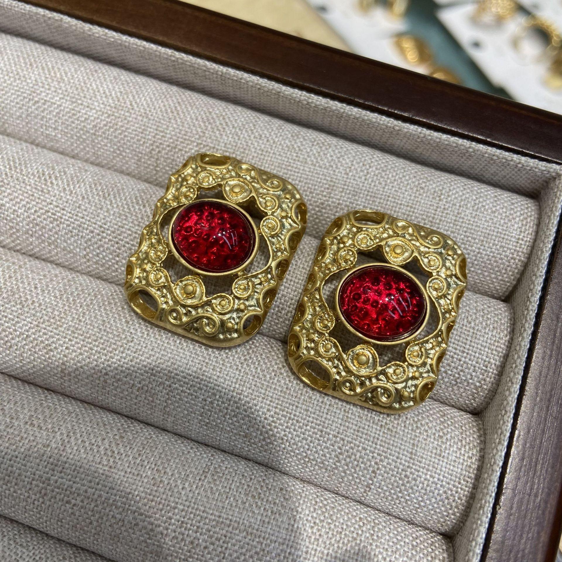 

Italian Celebrity Personality Necklace Court Noble Red Glazed Necklace Set Big Red Earrings Jewelry