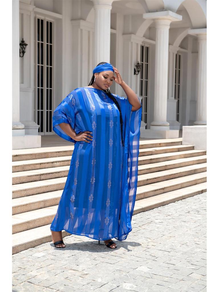Abito Musulmano Africano Taglie Forti con Hijab a Fascia e Dettagli Ricamati