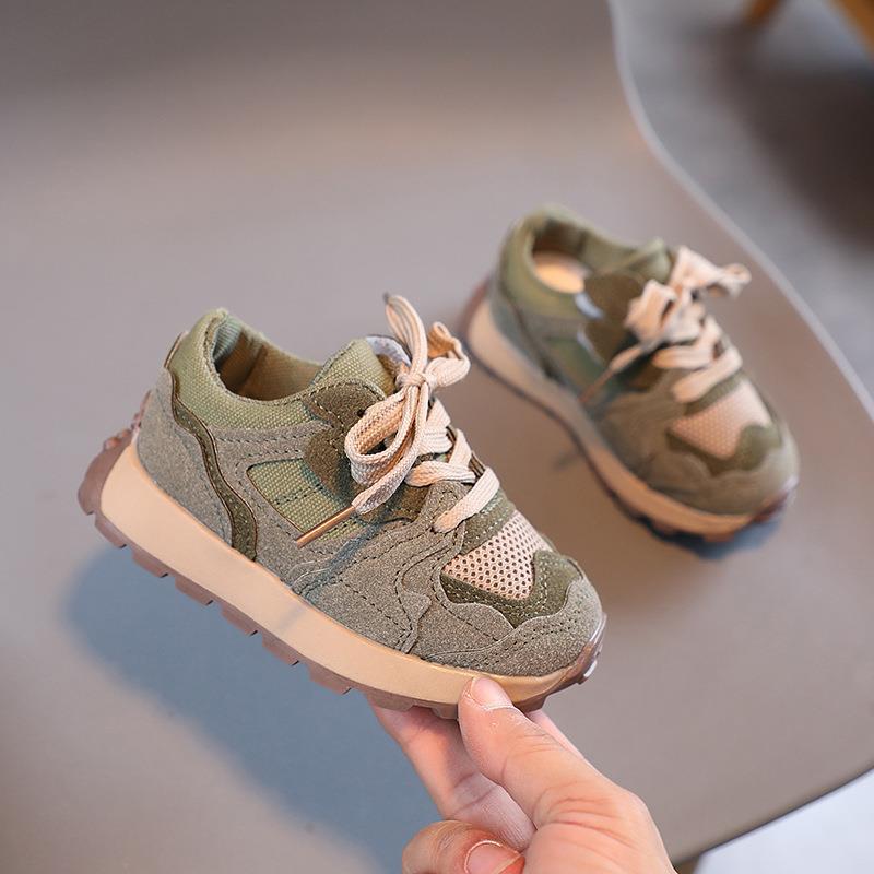 Dětské běžecké boty jaro 2025 nové síťované boty pro tátu měkká podrážka měkký povrch sportovní obuv pro chlapce a dívky sportovní obuv