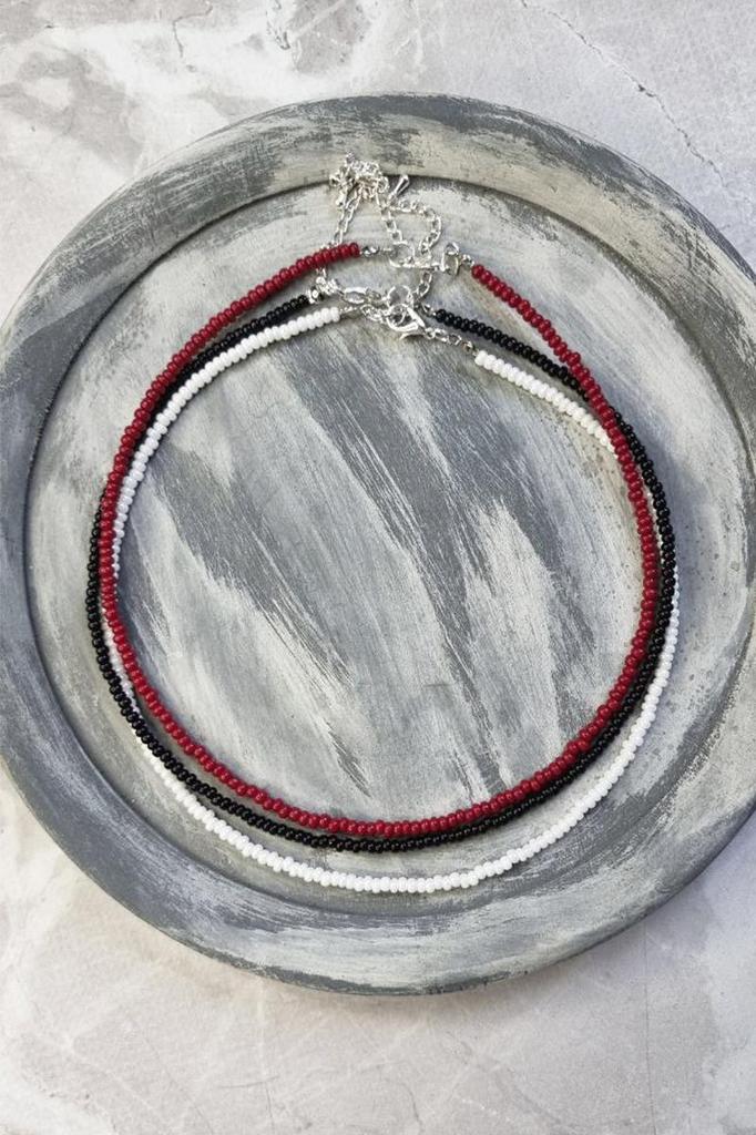 Ręcznie robiony naszyjnik choker z koralików – 3 kolory, regulowane naszyjniki