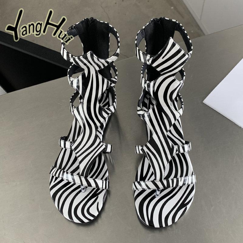 Europe and America Peep Toe Rome Flat Bottom Casual Sandals  2024 New Fashion Zebra Pattern Hollow Out Shoes for Women Summer
