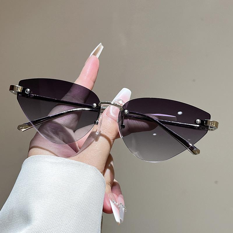 

2026 New Frameless Triangle Sunglasses Stylish High-End Sunglasses for Men and Women New Fashionable UV-Protective Sunglasses