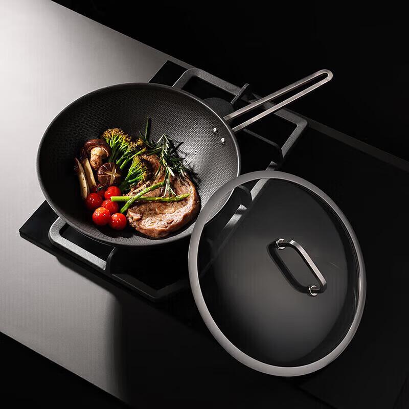 ZWILLING Moment 30cm Stainless Steel Honeycomb Wok
