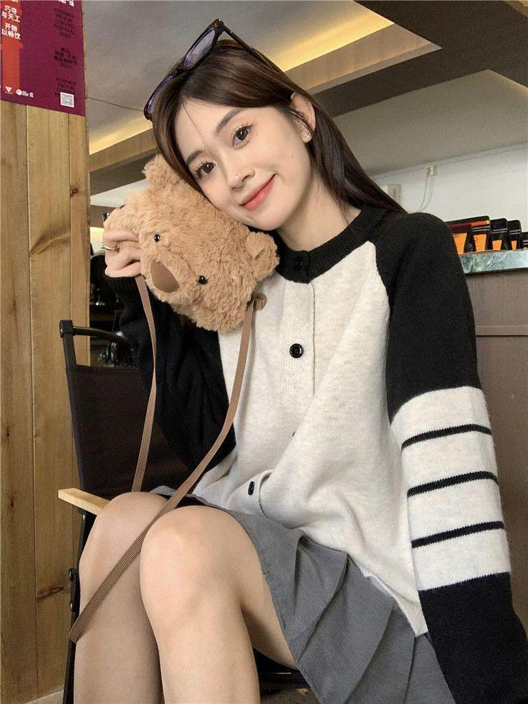 Women's Retro Color Block Knitted Cardigan - Autumn/Winter Slim Fit, Long-Sleeve Sweater