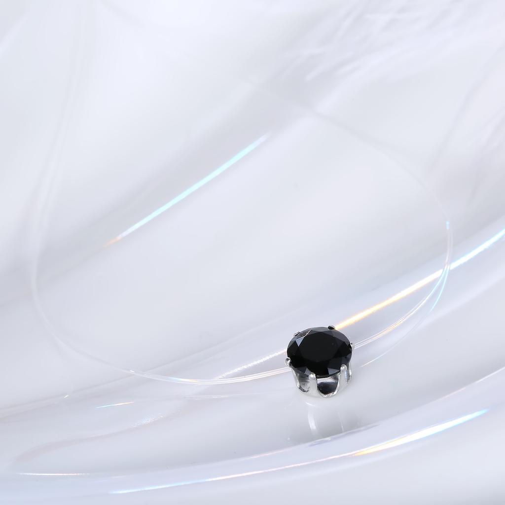 Geometrický náhrdelník s přívěskem s velkými a malými čtverci