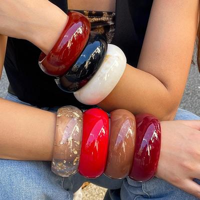 Durchscheinendes Acryl Breiter Armreif - Glänzendes Harz Mode für Frauen