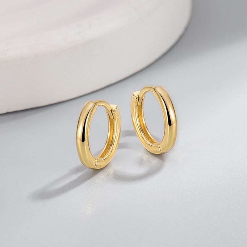 Minimalist Unisex 18K Gold Plated Hoop Ear Cuffs – Elegant and High-Quality Fashion Jewelry.