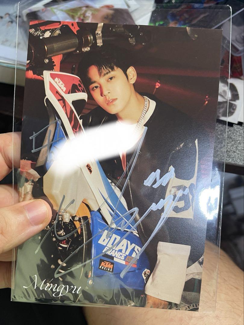 

[USED] Seventeen Mingyu autographed by attacca