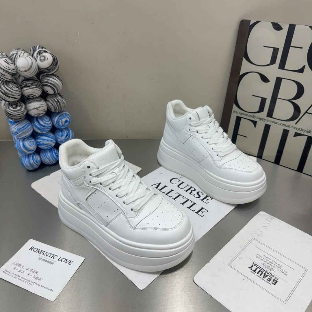 

Leather high-top shoes women s winter new versatile platform white shoes velvet sports and leisure board shoes 40