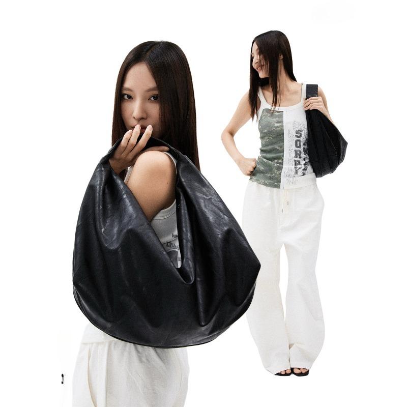 

Простая сумка подмышку большой вместимости, высококлассная одноплечевая сумка в корейском стиле для весны и лета чёрный