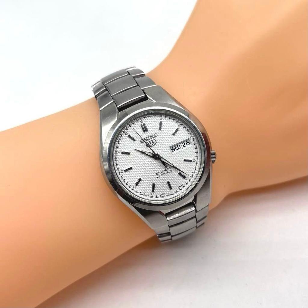 Used SEIKO 5 Automatic Watch with White Dial, Exhibition Case Back, Day-Date - Reason for Discount