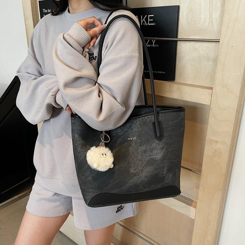 Casual Large-capacity Tote Bag Women's New Summer Fashion Retro Shoulder Bag Class Commuter Bag