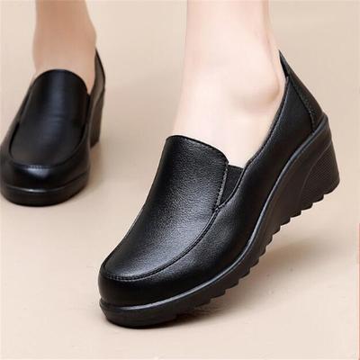 Frühlings Damen Keilschuhe Lässige Slipper Weiblich Schwarz Weiches Echtes Leder Flache Mutter Schuhe Komfort Weiblich Schwarz Arbeitsschuhe