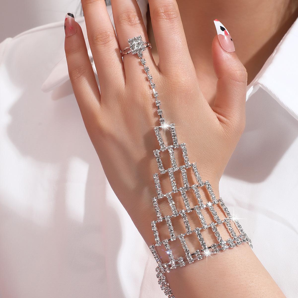 JYL TS Bracelet Geometric  Stainless Steel Boosts Modern Charm & Stability Silver сангрия