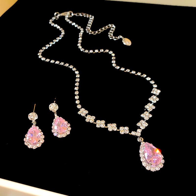 

Hanluo Diamond Water Drop Pendant Earrings Necklace Set: Elegant Court-Style Jewelry for Women