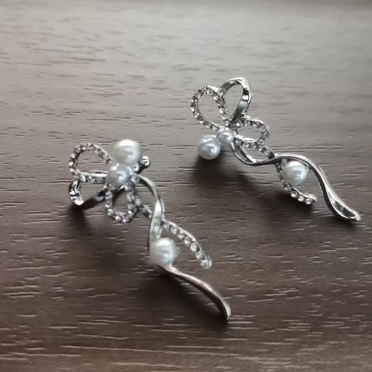

1Pair Niche Design Lazy Ear Bone Clip Streamer Bow Ear Clip Earrings Can Be Worn Without Ear Piercings