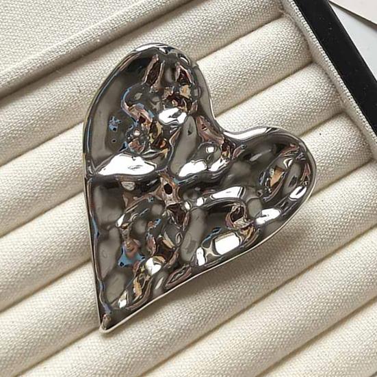 Brooch Irregular Pleated Heart Shape Sweaters Collars Hats Metal Pin Bags Coats Scarves Versatile Accessory