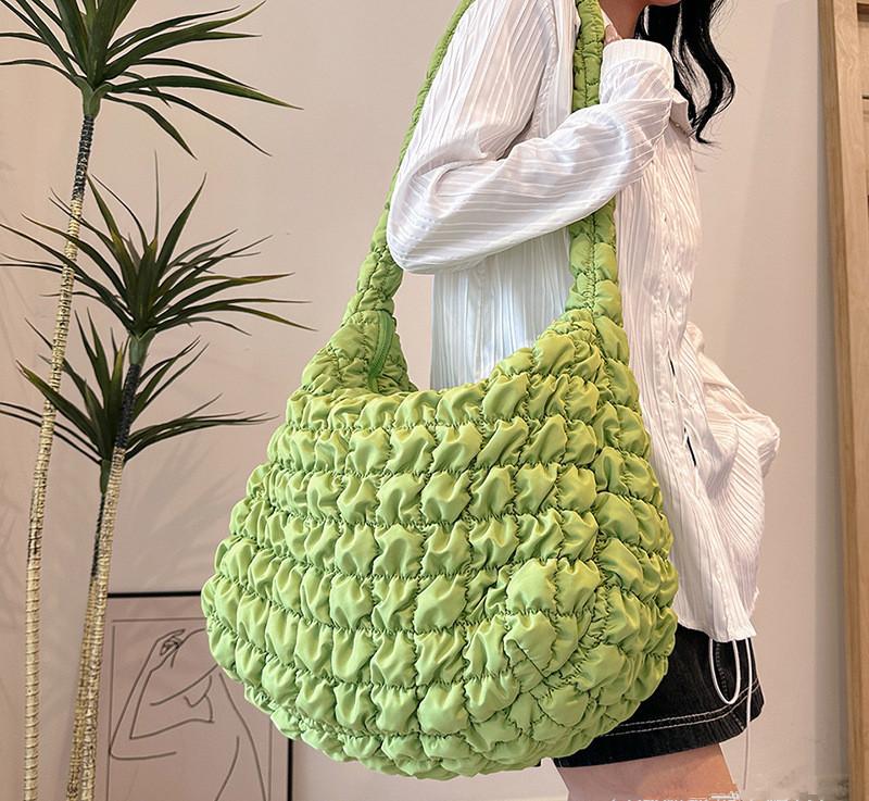 

2025 Нишевый дизайн Плиссированная сумка-облако для женщин Большая вместимость Наплечная сумка через плечо Нейлоновая сумка-тоут Женские сумки 47-38-21CM зелёный