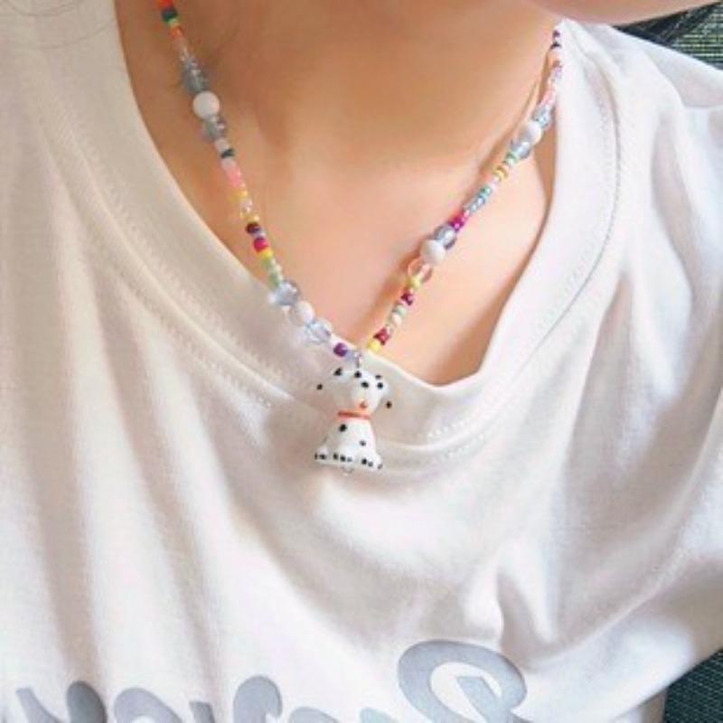 Candy-colored Beaded Butterfly Necklace for Girls, A Small and Unique Piece That Is Sweet and Cute, Suitable for A Teenage Girl Style.