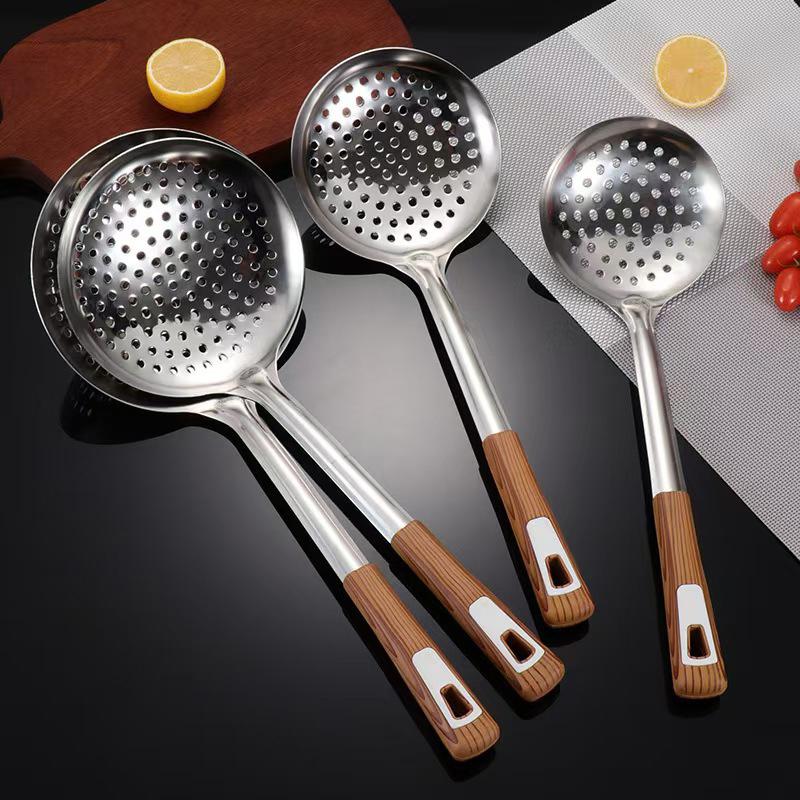 Thickened Stainless Steel Colander Filter Spoon Multifunctional Oval Oil Skimmer Scoop Long Handle Ramen Scoop Kitchen Utensils