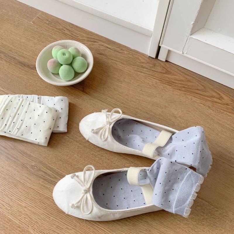 Women's Spring and Summer New Simple and Versatile Wave Dot Lace Boneless Cotton Tube Pile Socks