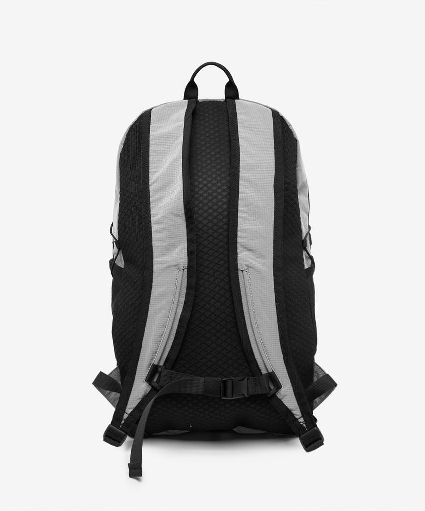 New Balance Nbgcgs1203 / Metallic Lightweight Backpack (Silver)