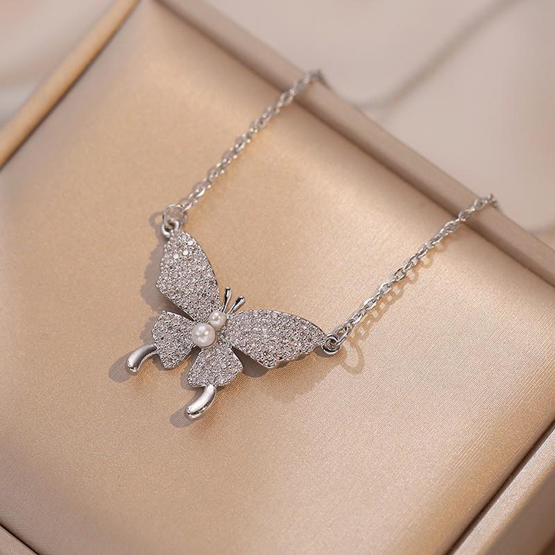 Women's Butterfly Zirconia Clavicle Necklace: Elegant, Fashionable, Titanium Steel Jewelry